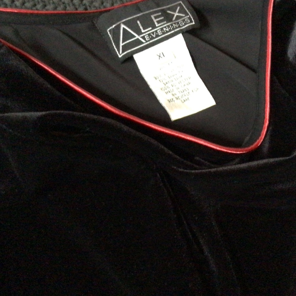 Alex Evening Black velvet top with red satin trim, XL - Picture 6 of 6